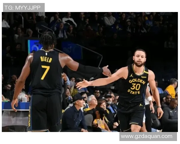 勇士再遭惨败，库里状态更加低迷