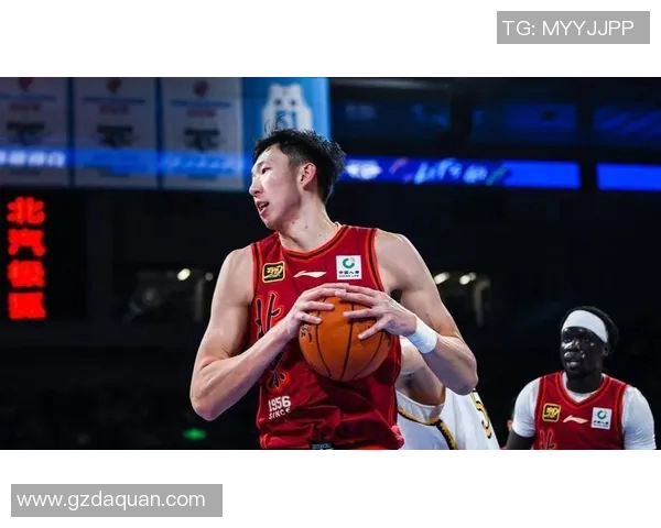 周琦加盟NBA豪门球队火箭，成为中国球员第一人