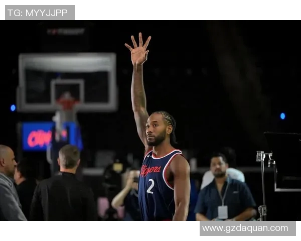 快船总经理鲍尔默承诺：球队全力留住关键球员莱纳德